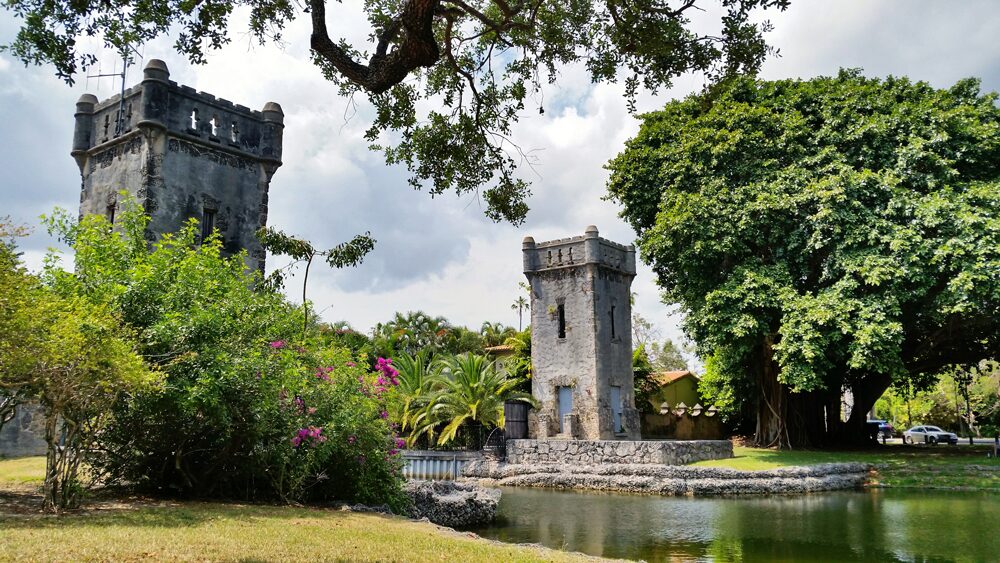 The Coral Gables Wayside Park was designed in a Mediterranean Revival style and also added to the U.S. National Register of Historic Places. It is a small park that has a canal in the middle and on each side you will find the castle-like towers, transporting you to a bygone era. Can it get even more romantic than this?