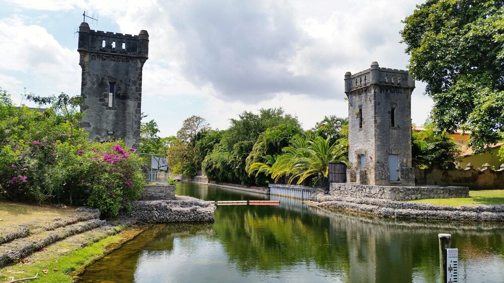 The Coral Gables Wayside Park was designed in a Mediterranean Revival style and also added to the U.S. National Register of Historic Places. It is a small park that has a canal in the middle and on each side you will find the castle-like towers, transporting you to a bygone era. Can it get even more romantic than this?