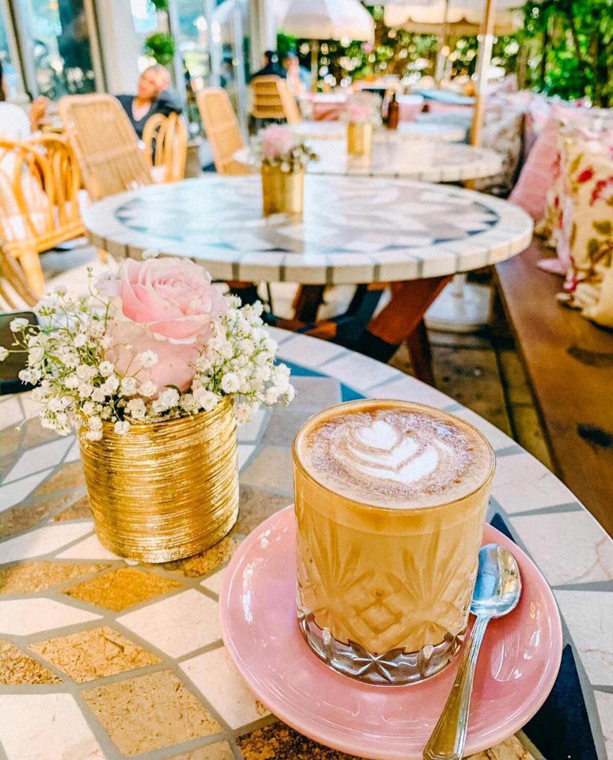 Miami Brunch Hostspot Little Hen in Midtown Miami with Instagrammable location and food latte